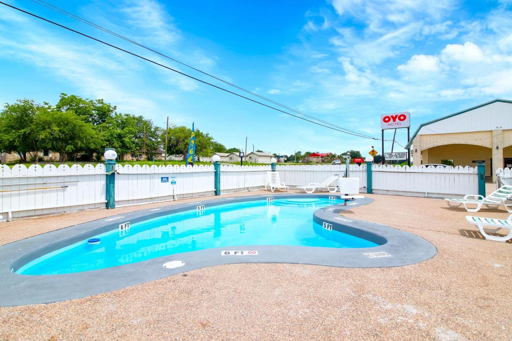 Three Rivers Executive Inn & Suites By Oyo Exterior photo