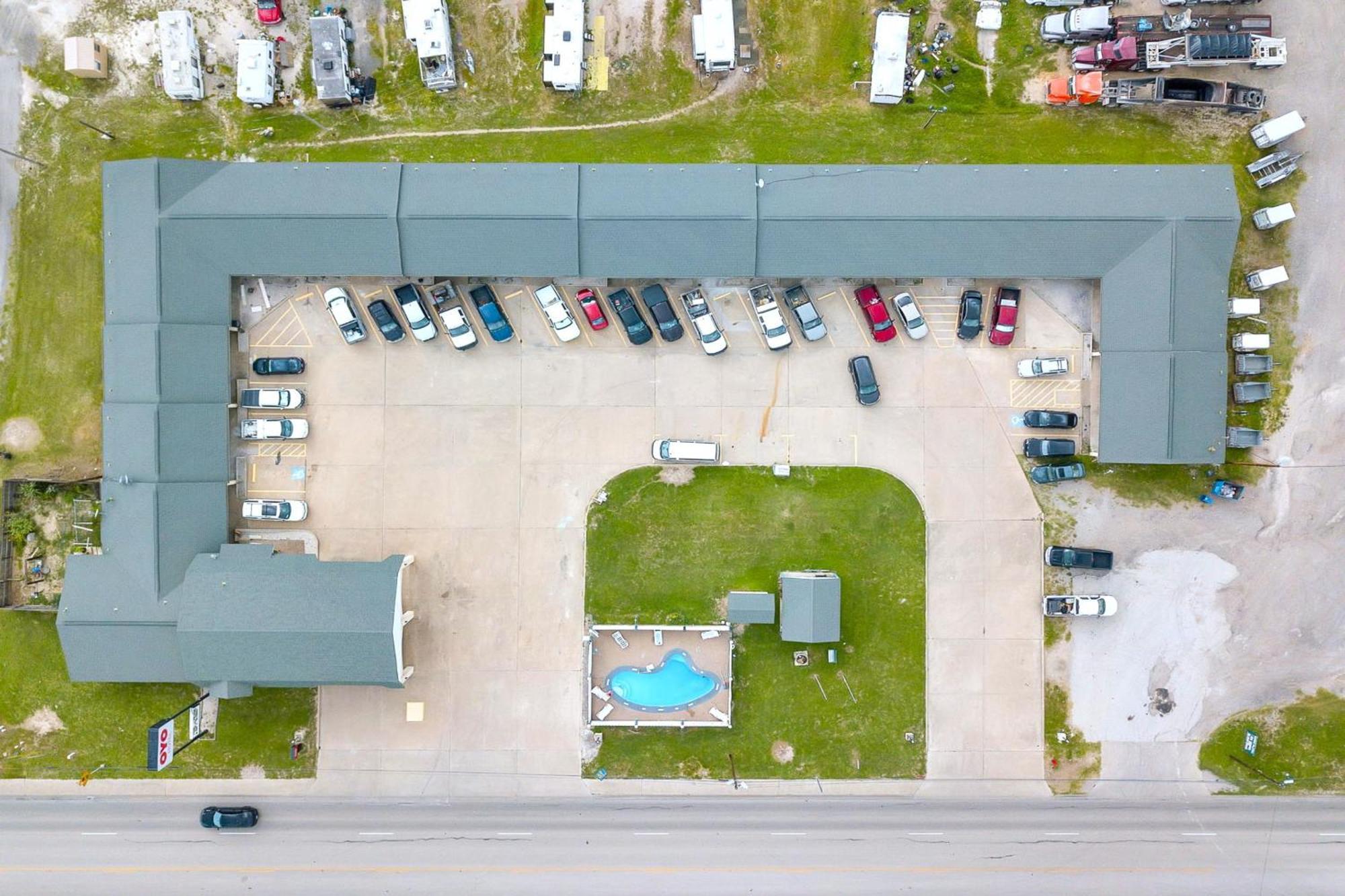 Three Rivers Executive Inn & Suites By Oyo Exterior photo