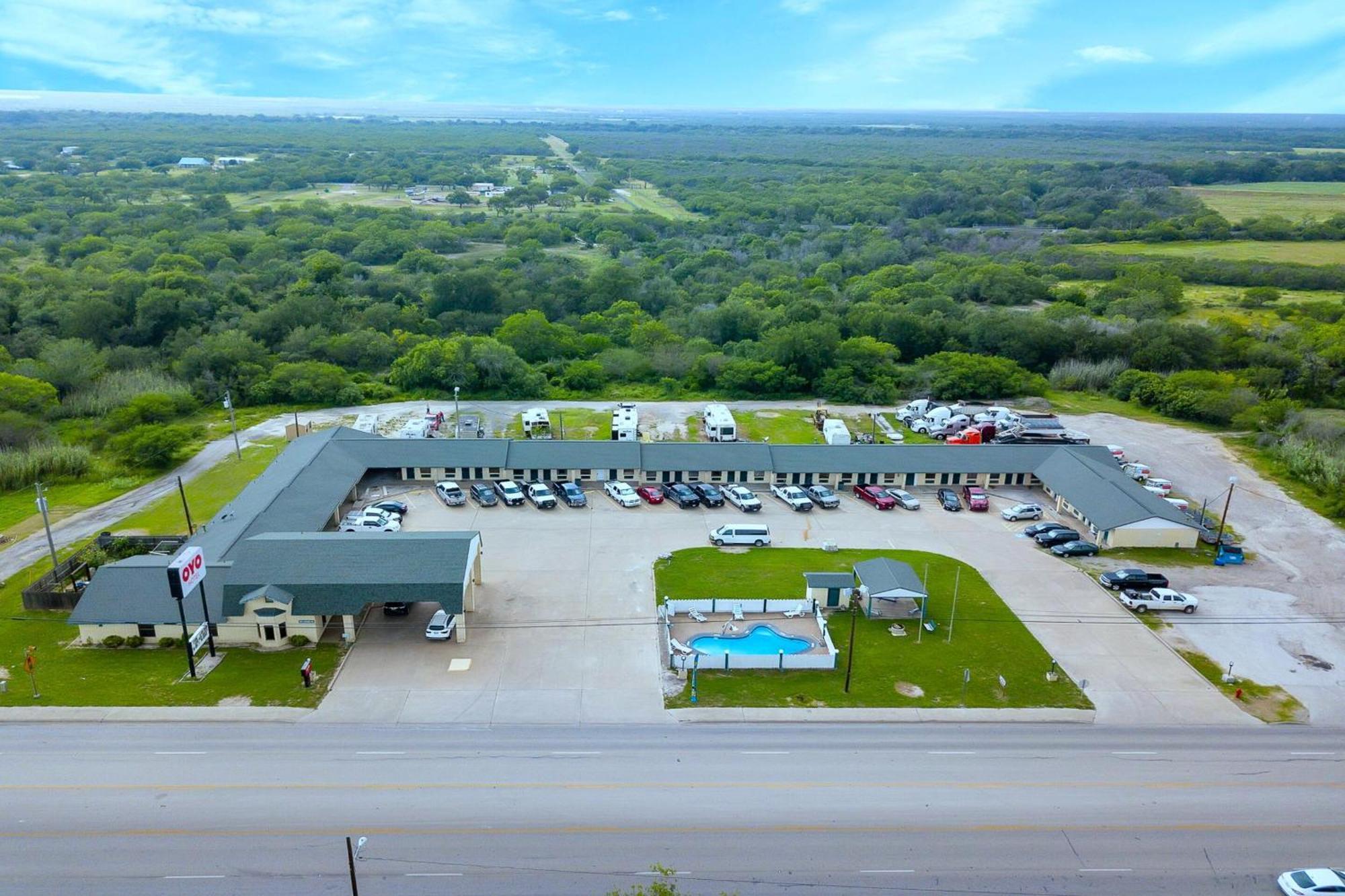 Three Rivers Executive Inn & Suites By Oyo Exterior photo