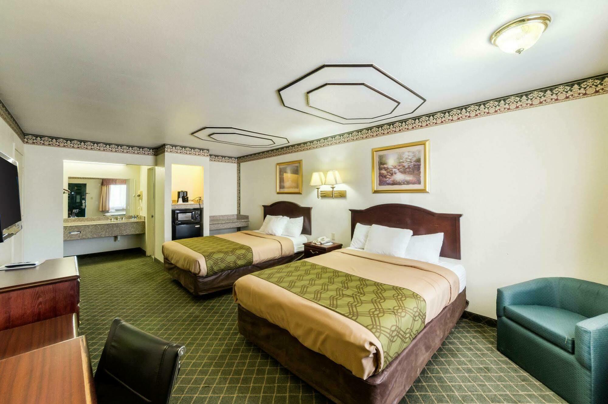 Three Rivers Executive Inn & Suites By Oyo Exterior photo