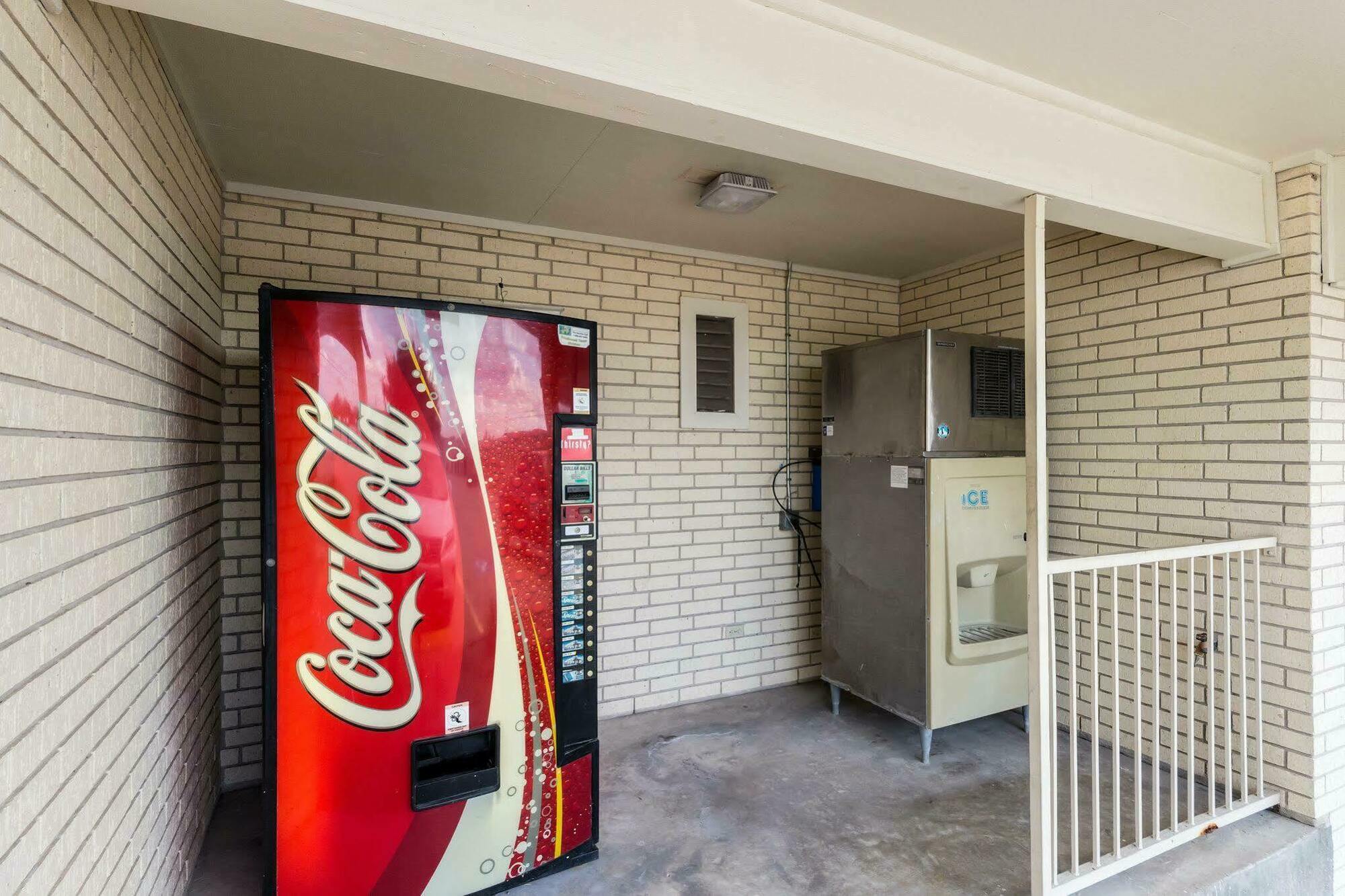 Three Rivers Executive Inn & Suites By Oyo Exterior photo